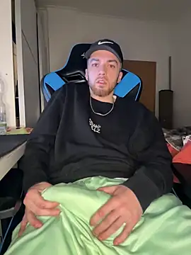 AlbanerYaro45 online show from 03.16.25