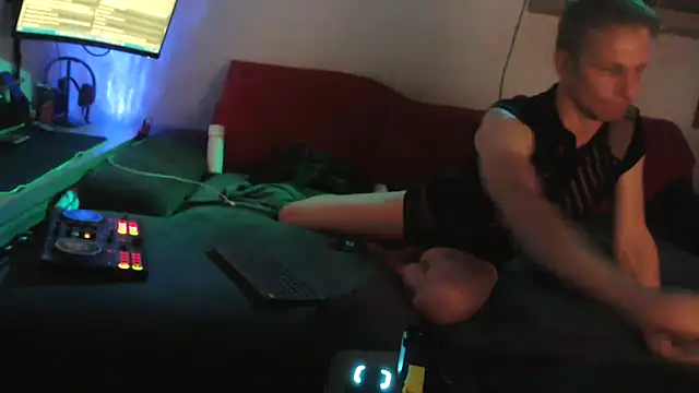 davidgntxxxxx online show from 10.18.25