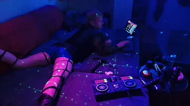 Snapshot of davidgntxxxxx chatting on 02.14.26 davidgntxxxxx online show from 02.14.26