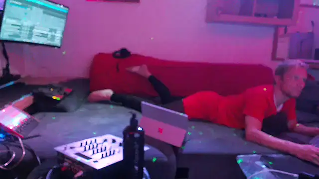 Snapshot of davidgntxxxxx chatting on 02.19.26 davidgntxxxxx online show from 02.19.26