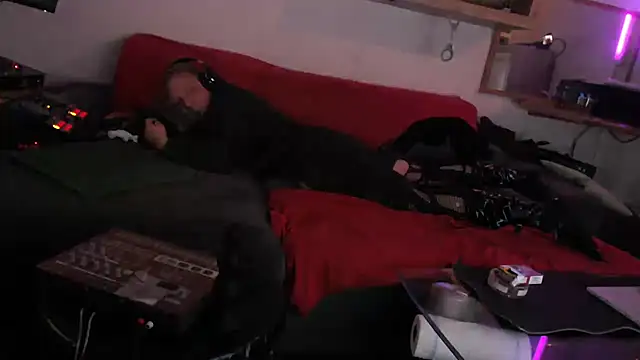 Snapshot of davidgntxxxxx chatting on 03.21.26 davidgntxxxxx online show from 03.21.26