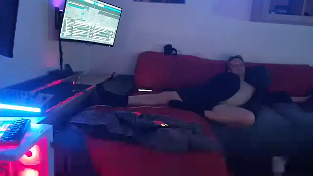 Snapshot of davidgntxxxxx chatting on 04.08.26 davidgntxxxxx online show from 04.08.26