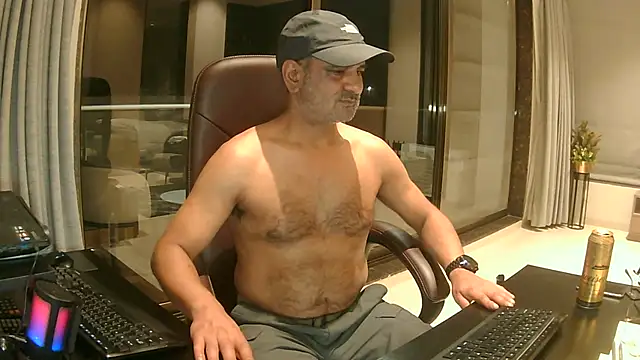 OnlineBossUK online show from 01.23.25