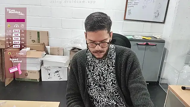 Snapshot of AndyHepburn chatting on 10.09.25 AndyHepburn online show from 10.09.25