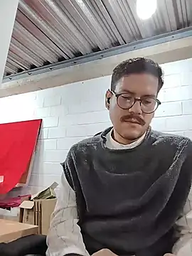 Snapshot of AndyHepburn chatting on 10.24.25 AndyHepburn online show from 10.24.25