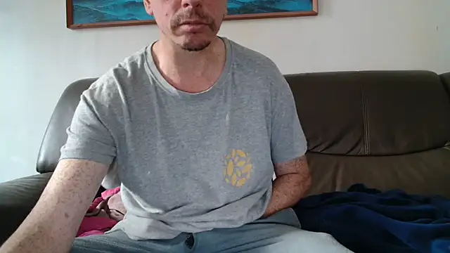 Snapshot of cloupefun chatting on 05.19.26 cloupefun online show from 05.19.26