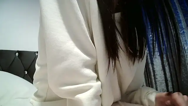 AaliyahLux online show from 11.30.25