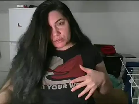 Squirtlady38 online show from 12.26.24