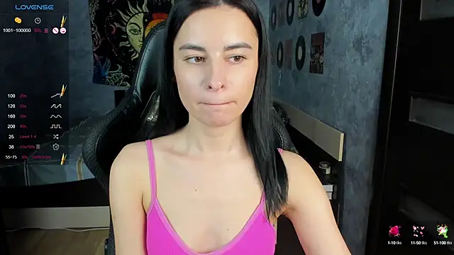 Horny Nikki  online show from 12.18.24