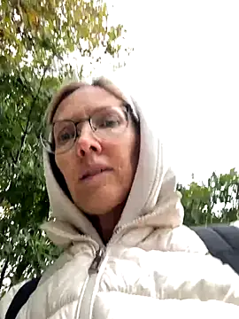 angelmommu online show from 10.15.25