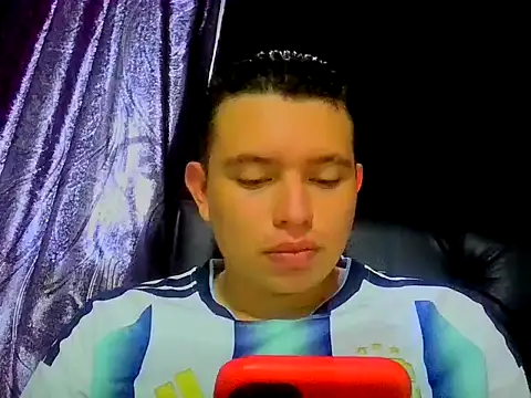 Snapshot of mons41 chatting on 06.25.26 mons41 online show from 06.25.26