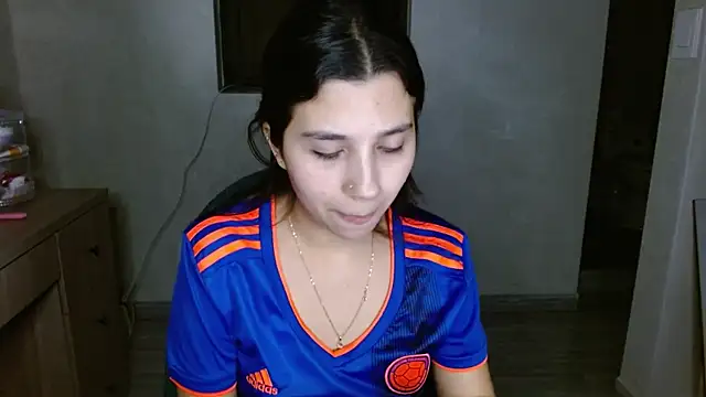 Snapshot of mia__lopez_ chatting on 06.18.26 mia lopez online show from 06.18.26