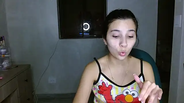 Snapshot of mia__lopez_ chatting on 06.25.26 mia lopez online show from 06.25.26