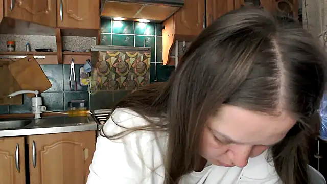 uliastar online show from 10.19.25