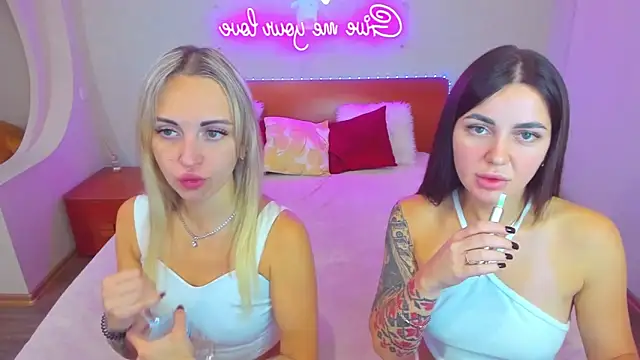 Snapshot of CrazyMilanka chatting on 09.25.25 CrazyMilanka online show from 09.25.25