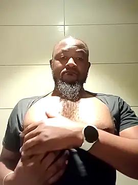 Snapshot of douksm chatting on 12.20.24 douksm online show from 12.20.24