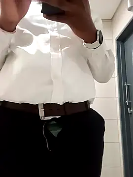 Snapshot of douksm chatting on 01.27.25 douksm online show from 01.27.25