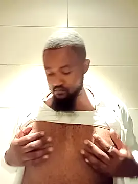 Snapshot of douksm chatting on 02.07.25 douksm online show from 02.07.25