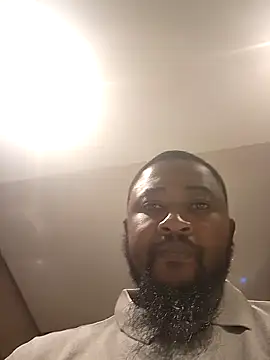 Snapshot of douksm chatting on 02.15.25 douksm online show from 02.15.25