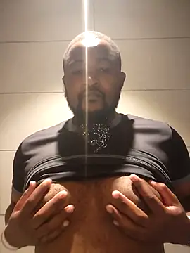 Snapshot of douksm chatting on 03.07.25 douksm online show from 03.07.25