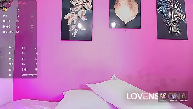 Snapshot of kinkylittlegirll chatting on 12.24.24 kinkylittlegirll online show from 12.24.24