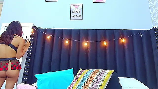 Snapshot of kinkylittlegirll chatting on 02.12.25 kinkylittlegirll online show from 02.12.25