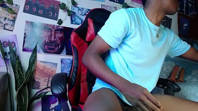 Snapshot of patrick__evans chatting on 02.20.25 patrick  evans online show from 02.20.25