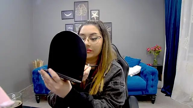 Katewalker  online show from 03.03.25