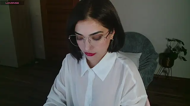 Snapshot of mollyopris96 chatting on 10.20.25 mollyopris96 online show from 10.20.25