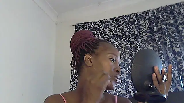 sluttylaura21 online show from 02.13.25