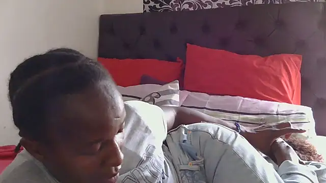 sluttylaura21 online show from 11.05.25