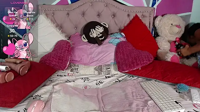 Snapshot of Mia_queen_21 chatting on 12.02.24 Mia queen 21 online show from 12.02.24