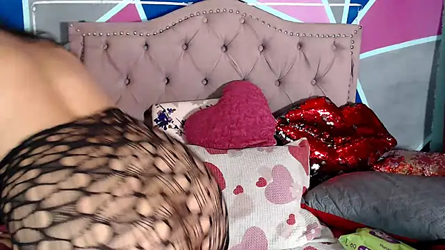 Snapshot of Mia_queen_21 chatting on 03.20.25 Mia queen 21 online show from 03.20.25