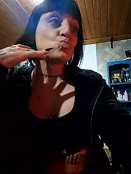 estefyzapata online show from 04.29.26