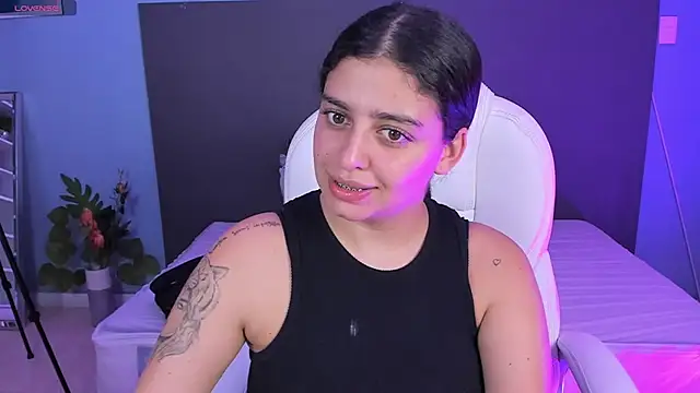 Snapshot of kylie_reyes chatting on 12.20.24 kylie reyes online show from 12.20.24