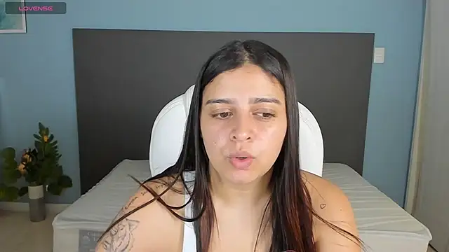 Snapshot of kylie_reyes chatting on 01.14.25 kylie reyes online show from 01.14.25