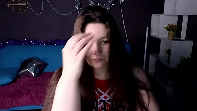 Snapshot of DjennaPalme chatting on 12.28.24 DjennaPalme online show from 12.28.24