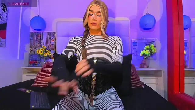 cinthya walker1 online show from 04.14.26