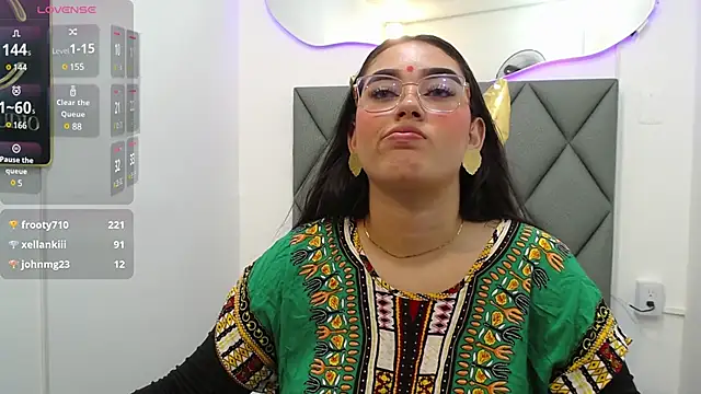 Snapshot of analishalimar chatting on 02.10.25 analishalimar online show from 02.10.25