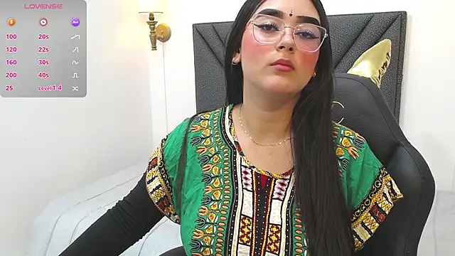Snapshot of analishalimar chatting on 02.12.25 analishalimar online show from 02.12.25