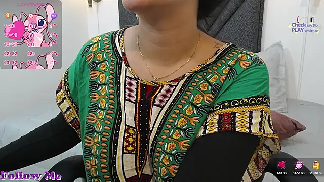 Snapshot of analishalimar chatting on 03.10.25 analishalimar online show from 03.10.25