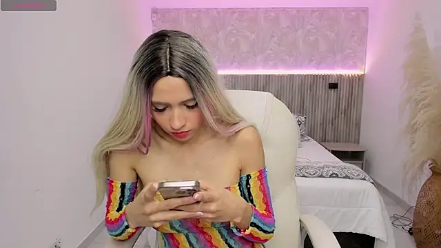 emilly smith 1 online show from 01.15.25