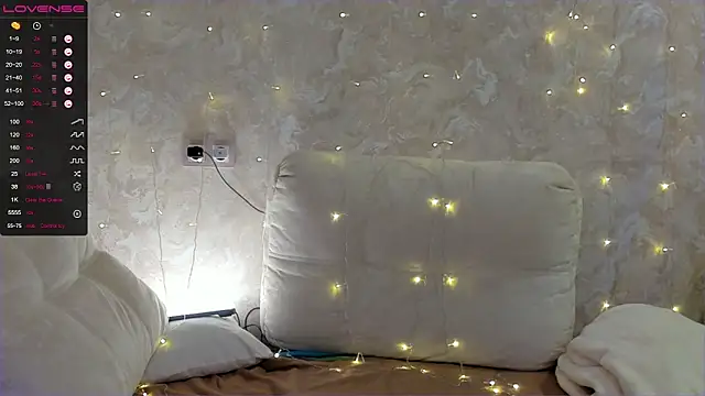 Snapshot of EvaSileZ chatting on 09.16.25 EvaSileZ online show from 09.16.25