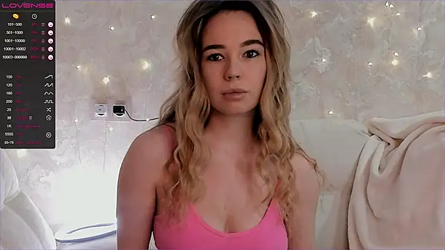 Snapshot of EvaSileZ chatting on 09.21.25 EvaSileZ online show from 09.21.25