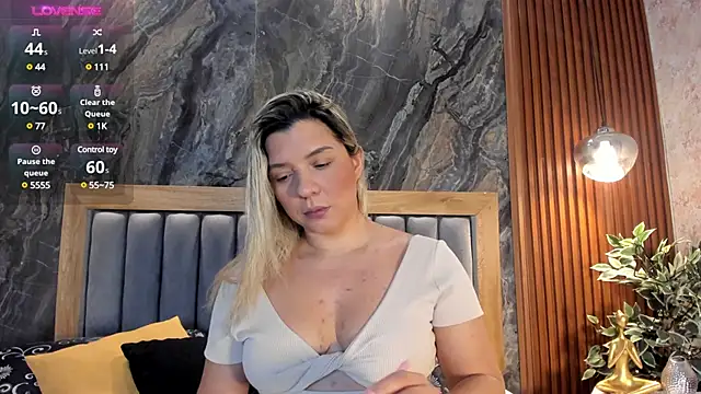 Snapshot of Gaia_Stone chatting on 02.01.25 Gaia Stone online show from 02.01.25