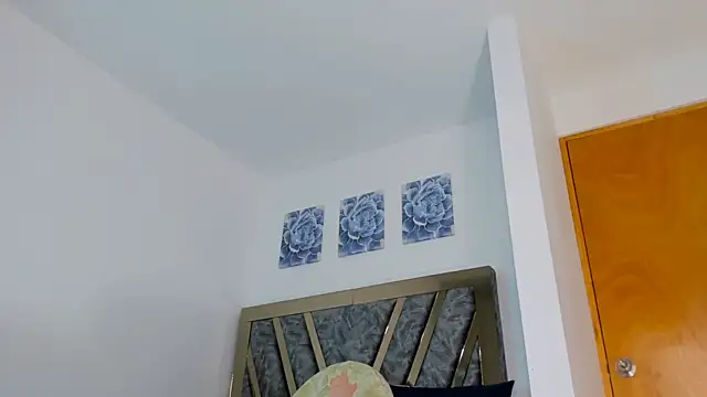 Snapshot of Ariadna-07 chatting on 03.09.25 Ariadna-07 online show from 03.09.25