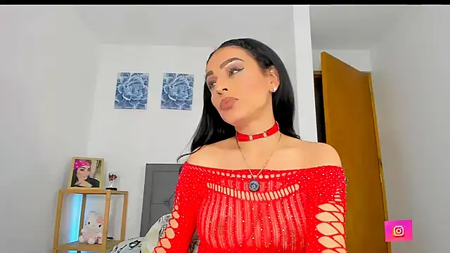 Snapshot of Ariadna-07 chatting on 09.21.25 Ariadna-07 online show from 09.21.25