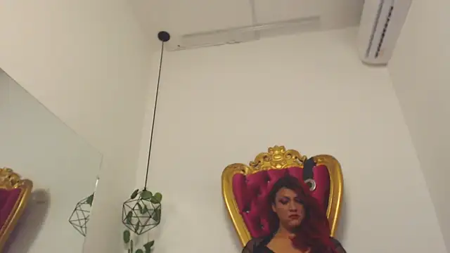 Snapshot of Amyredqueen_ chatting on 12.03.24 Amyredqueen online show from 12.03.24