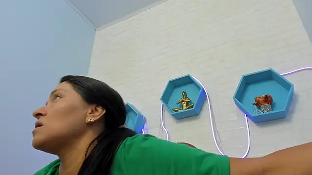 veronica salas online show from 12.29.24