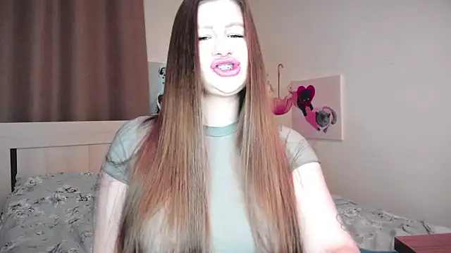 Snapshot of JuicyHelenX chatting on 02.19.26 JuicyHelenX online show from 02.19.26